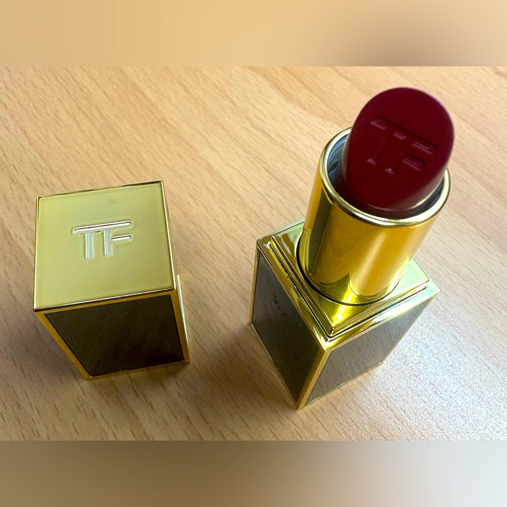 Tom Ford Red Lipstick with Gold Case- Velvet Cherry - new without box